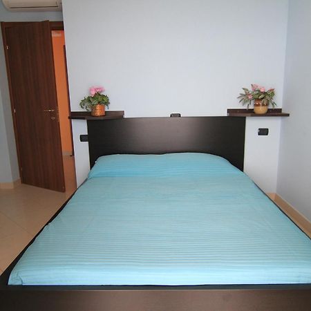 Residenza Marina Apartman Riva Ligure Szoba fotó