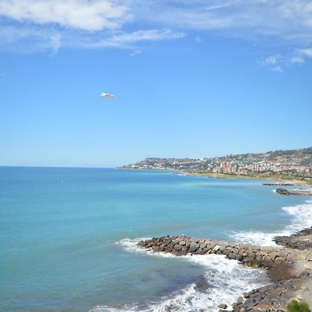 Residenza Marina Apartman Riva Ligure Kültér fotó